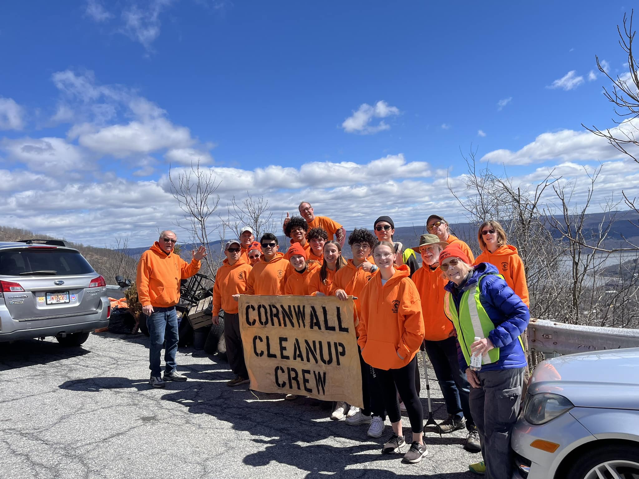 HVCC volunteers cleaning up along a Hudson Valley road