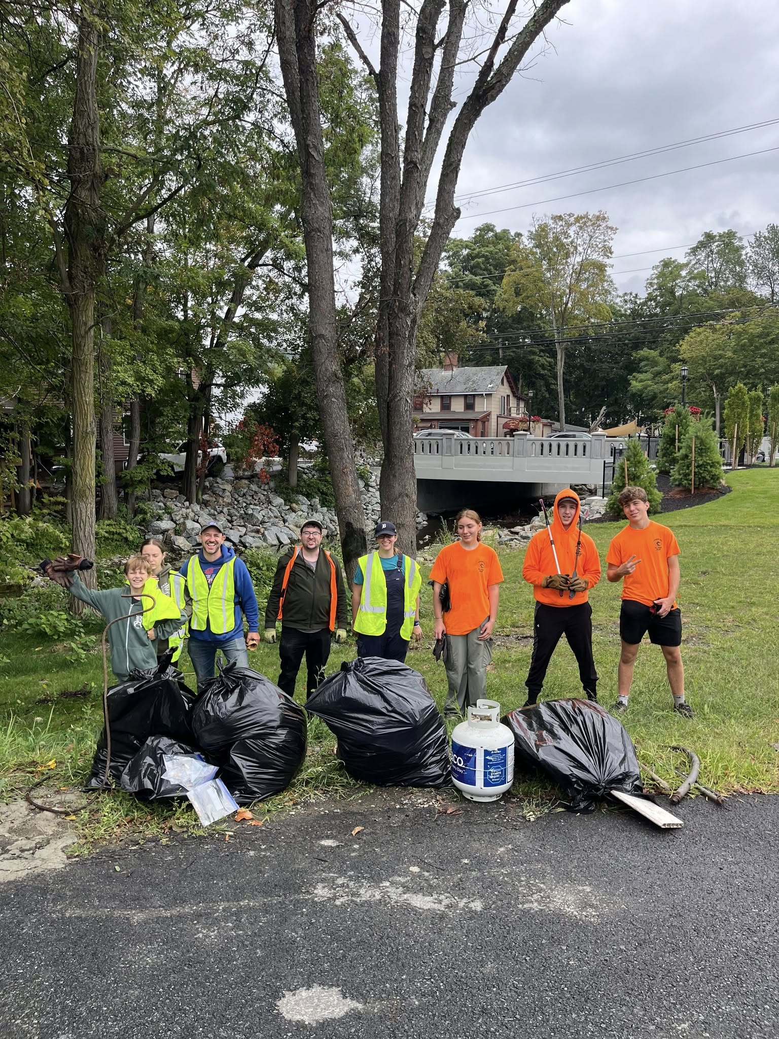 HVCC volunteers cleaning up the Hudson Valley